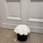 Flower Box Wieczne Róże - M - ułożenie wypukłe - biały